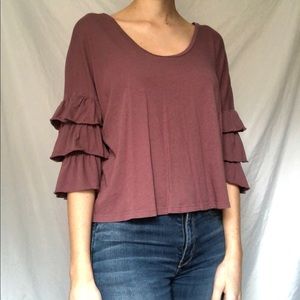 American Eagle ruffle sleeve shirt